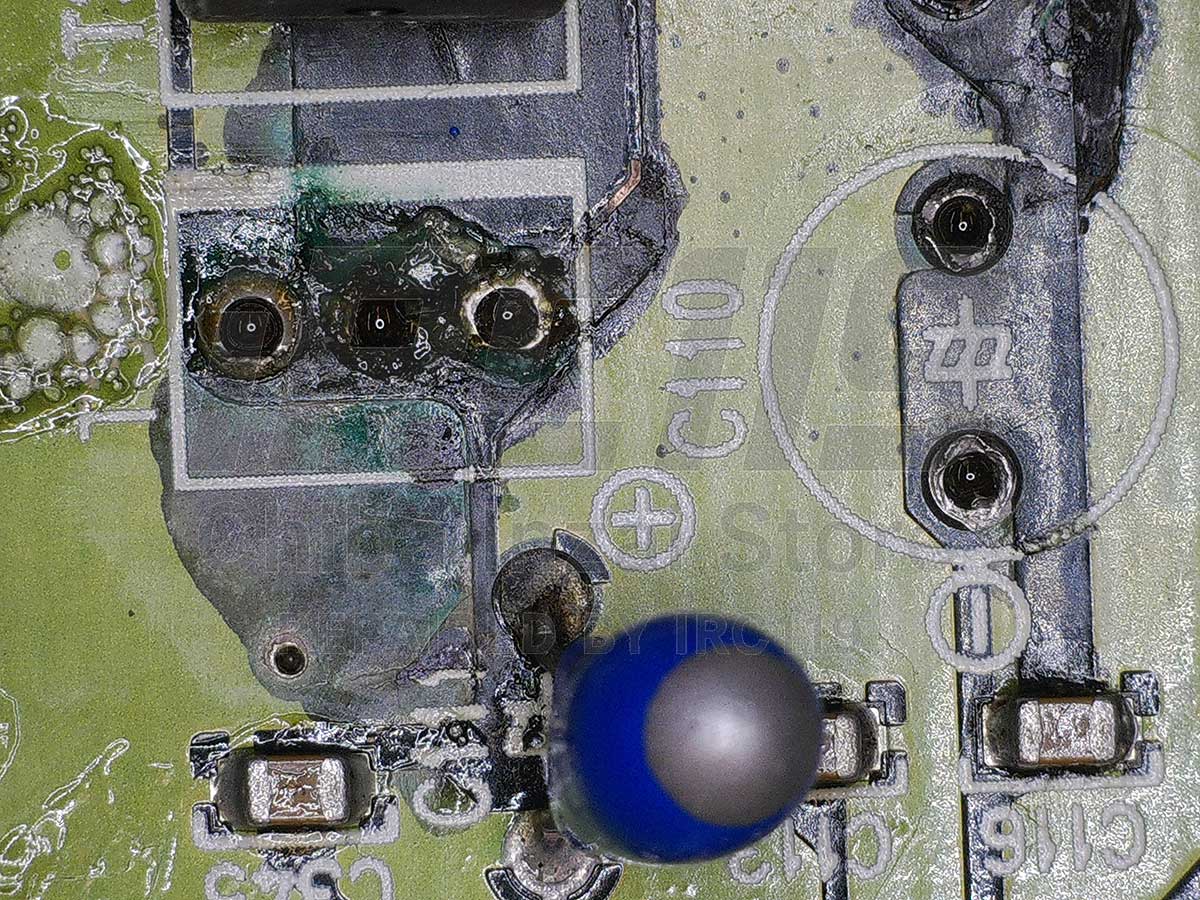 断線箇所その1。パターンの途中で導通が途切れていた。