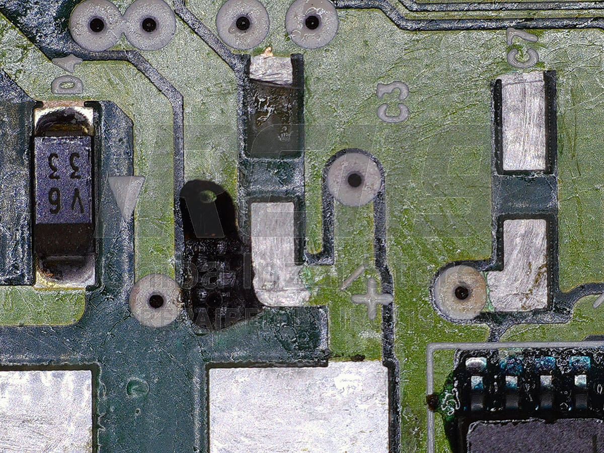 基板の短絡と炭化